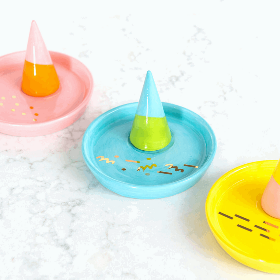 Ring dish with cone deals